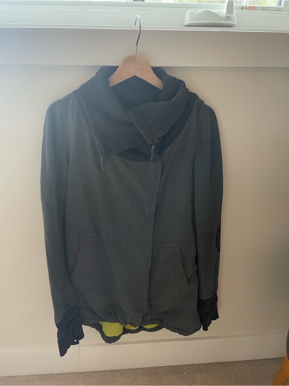 Women's lululemon wrap coat/sweater.